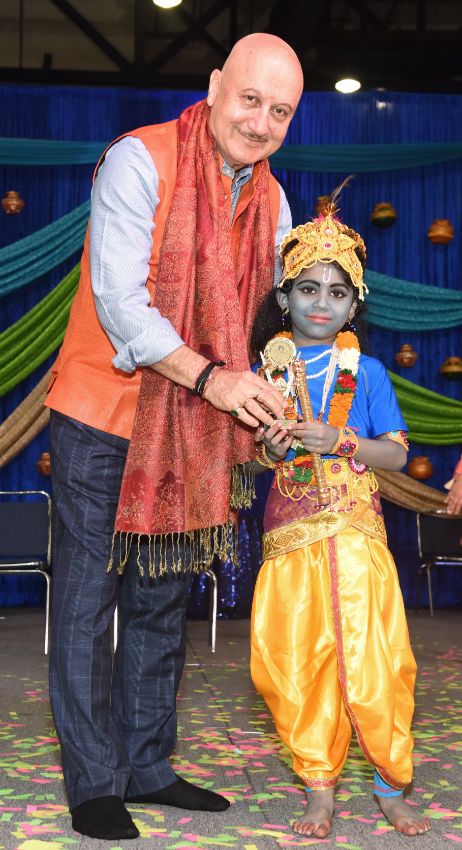Anupam-Kher-with-young-Krishna